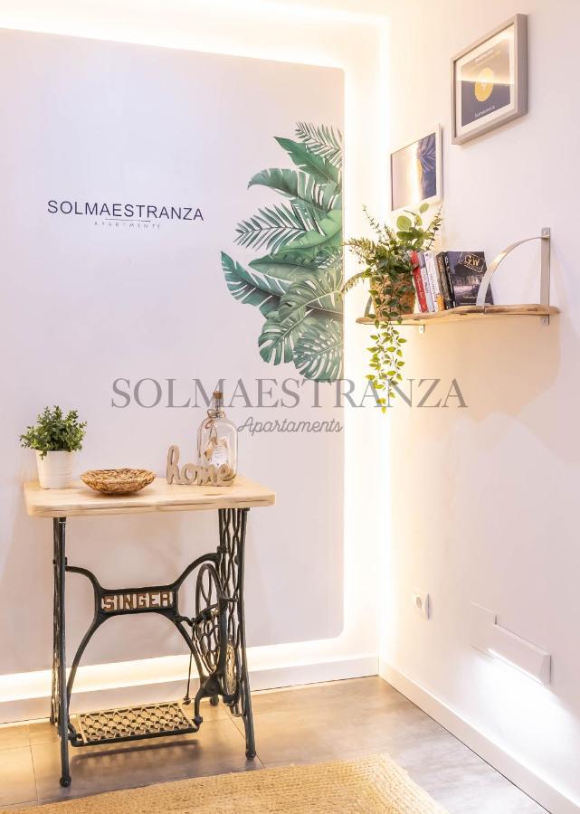 Blue & Red By Sol Maestranza Leilighet