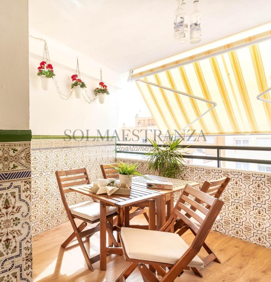 Blue & Red By Sol Maestranza Appartement